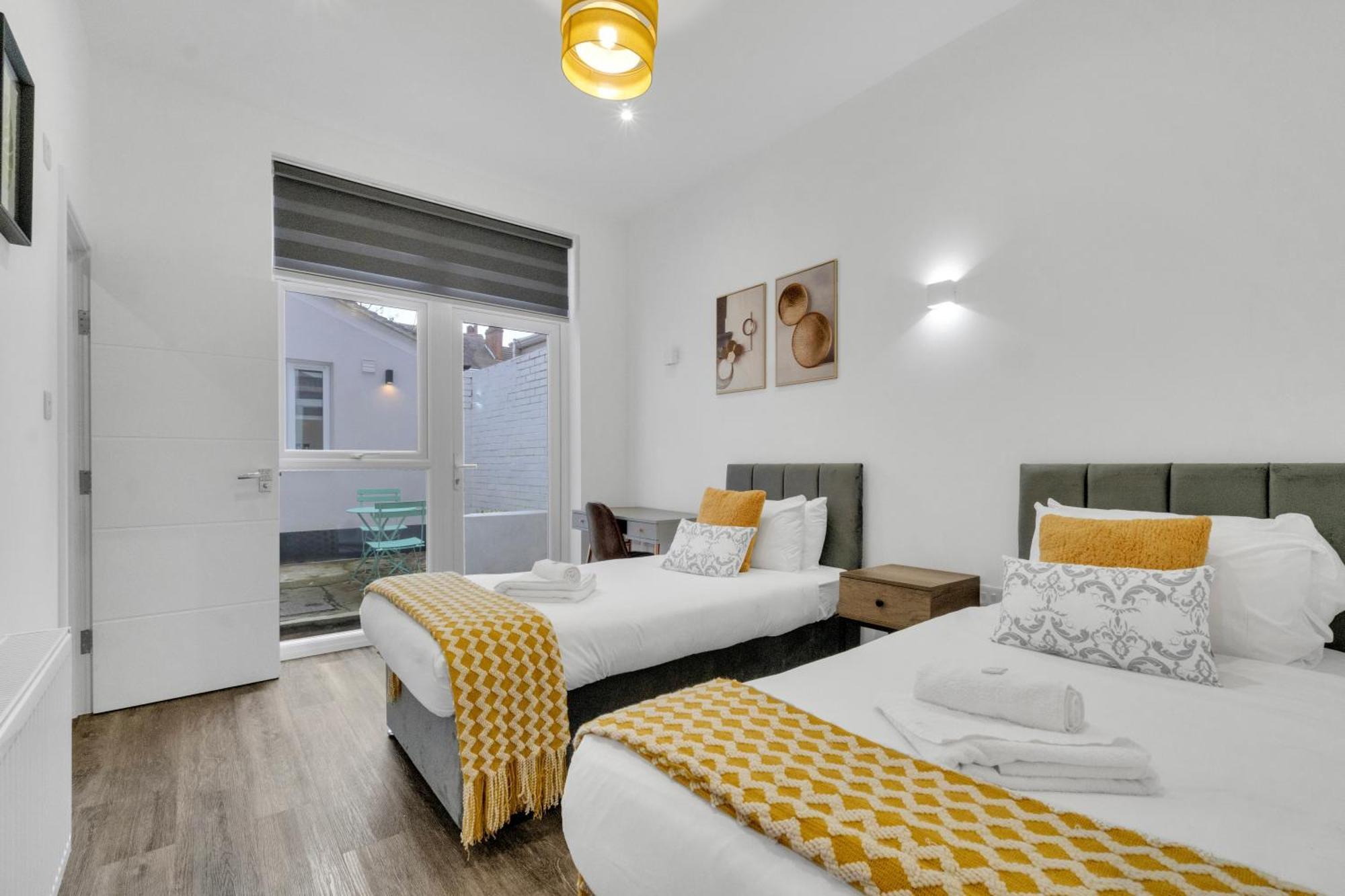 Homely North London Apartments Hendon The Hyde Bagian luar foto