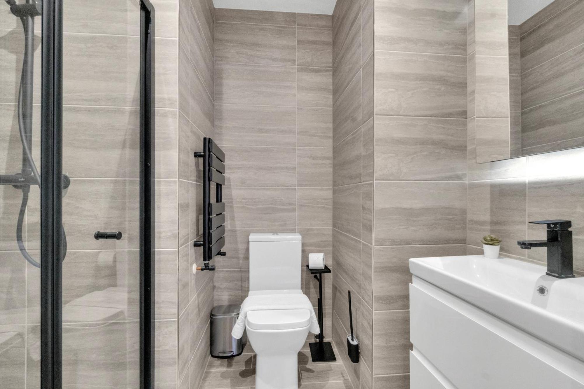 Homely North London Apartments Hendon The Hyde Bagian luar foto