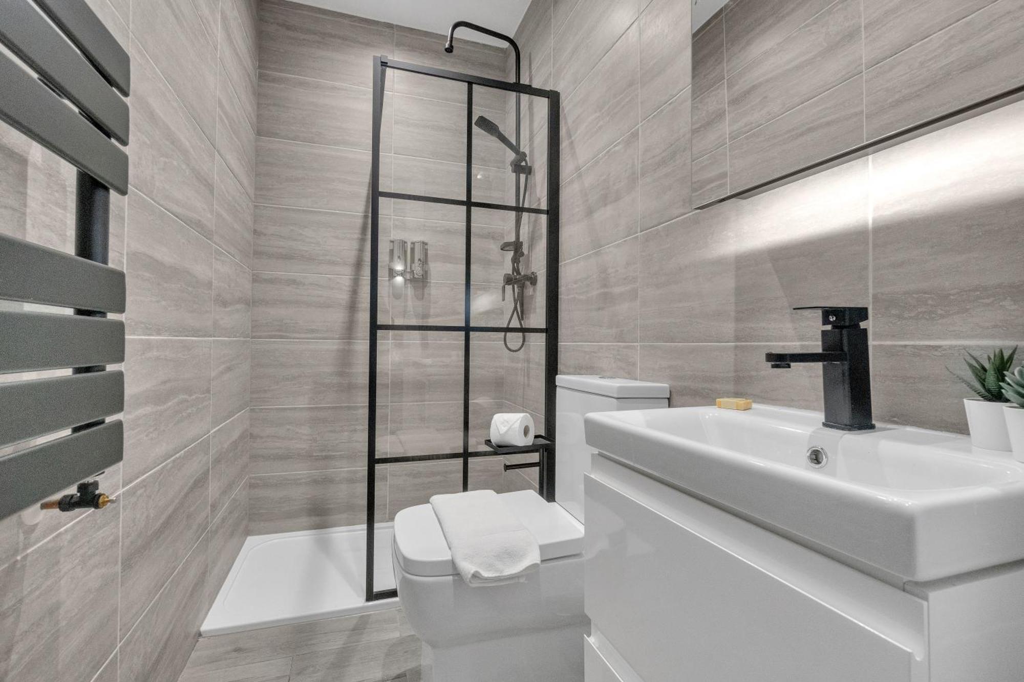 Homely North London Apartments Hendon The Hyde Bagian luar foto
