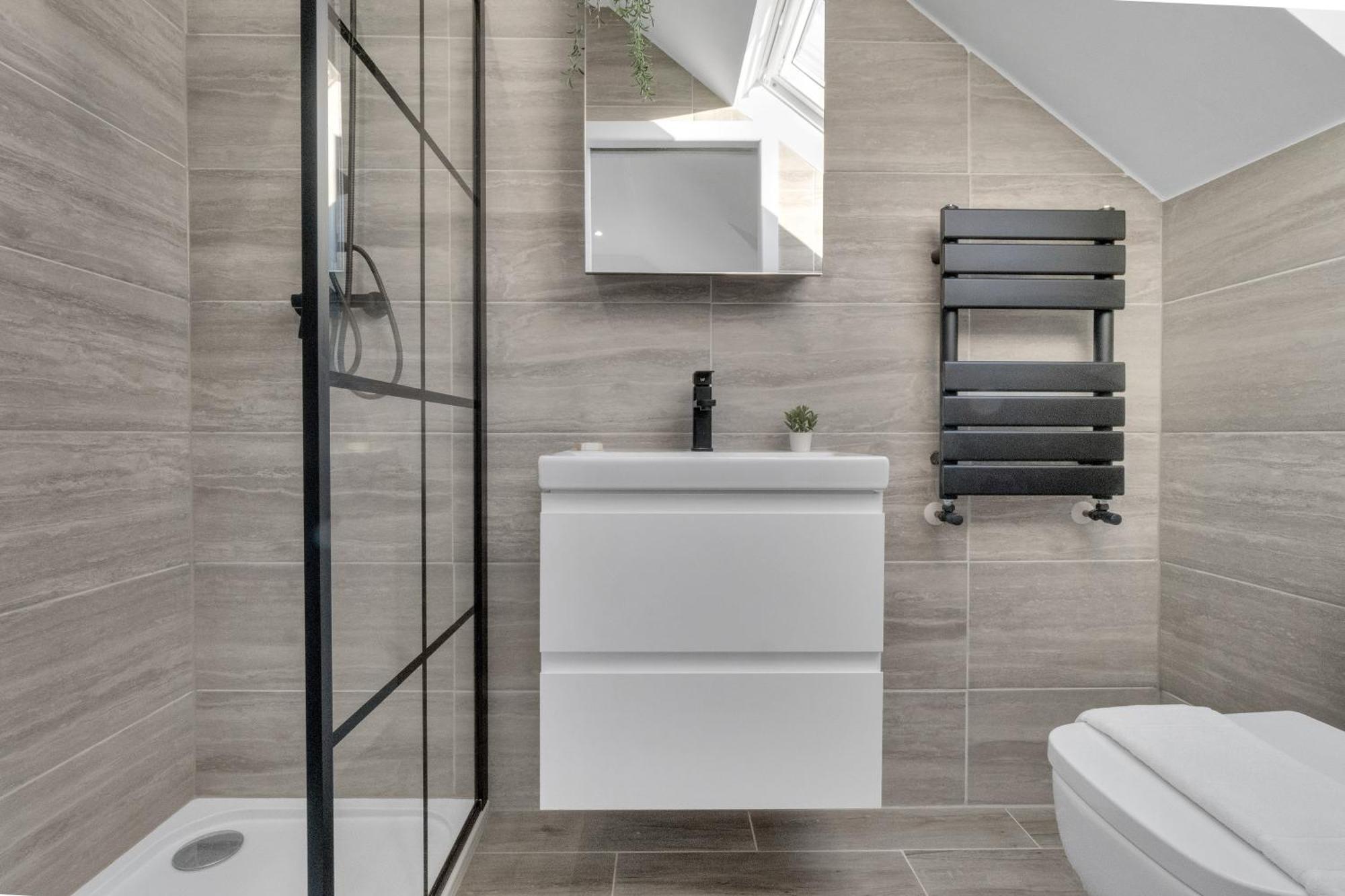 Homely North London Apartments Hendon The Hyde Bagian luar foto