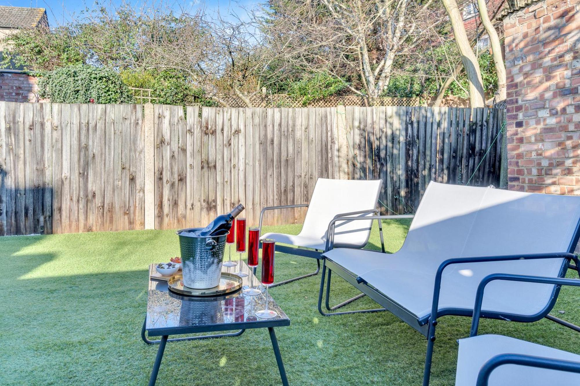 Homely North London Apartments Hendon The Hyde Bagian luar foto
