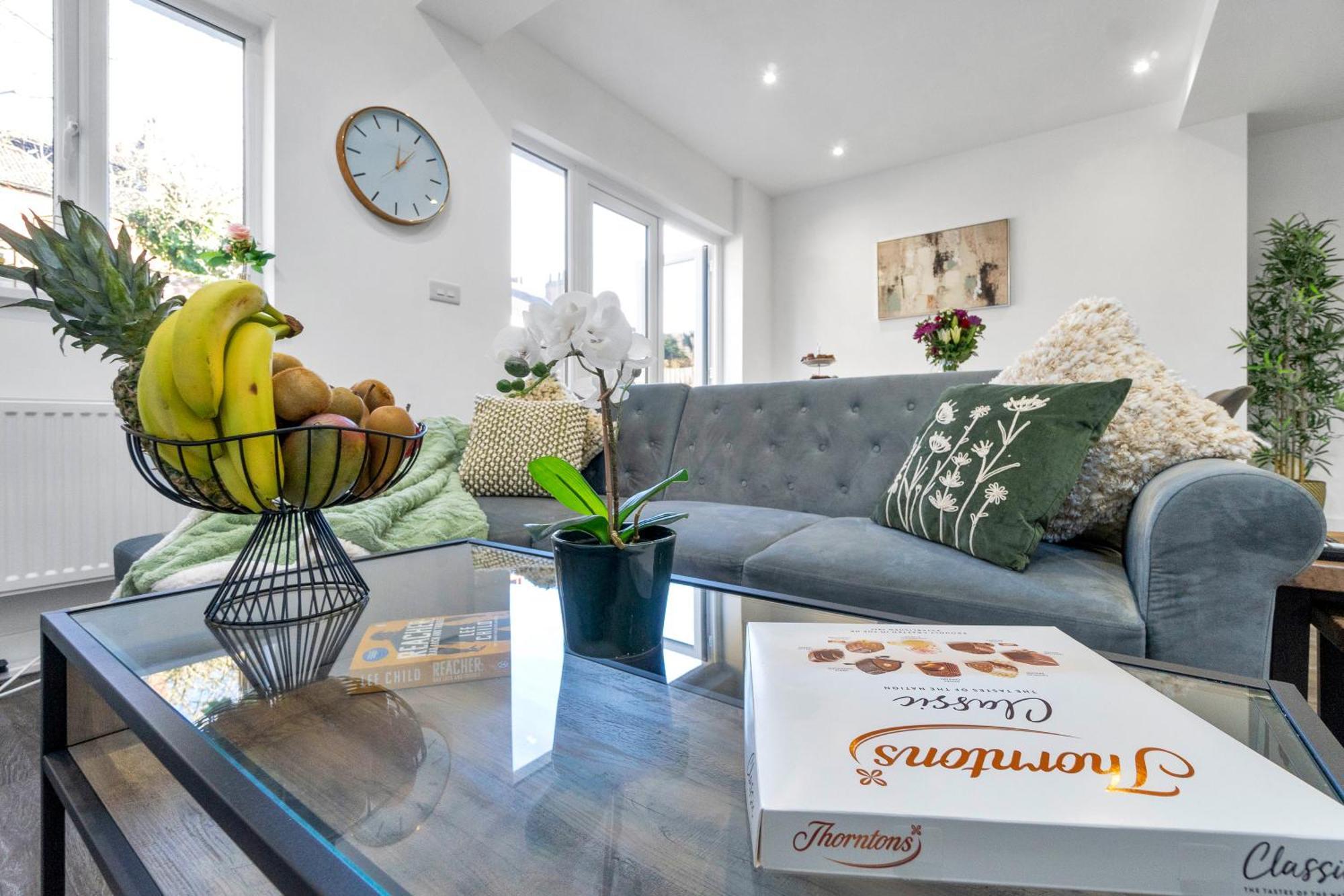 Homely North London Apartments Hendon The Hyde Bagian luar foto